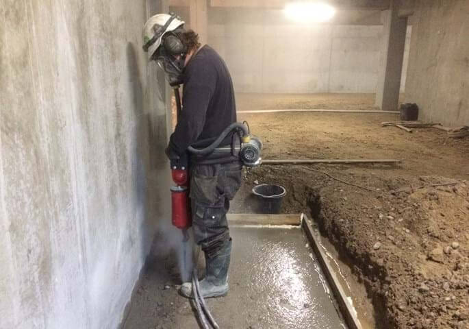 hrd30-hycon-drill-in-use Ручной гидравлический скальный бур HYCON HRD30